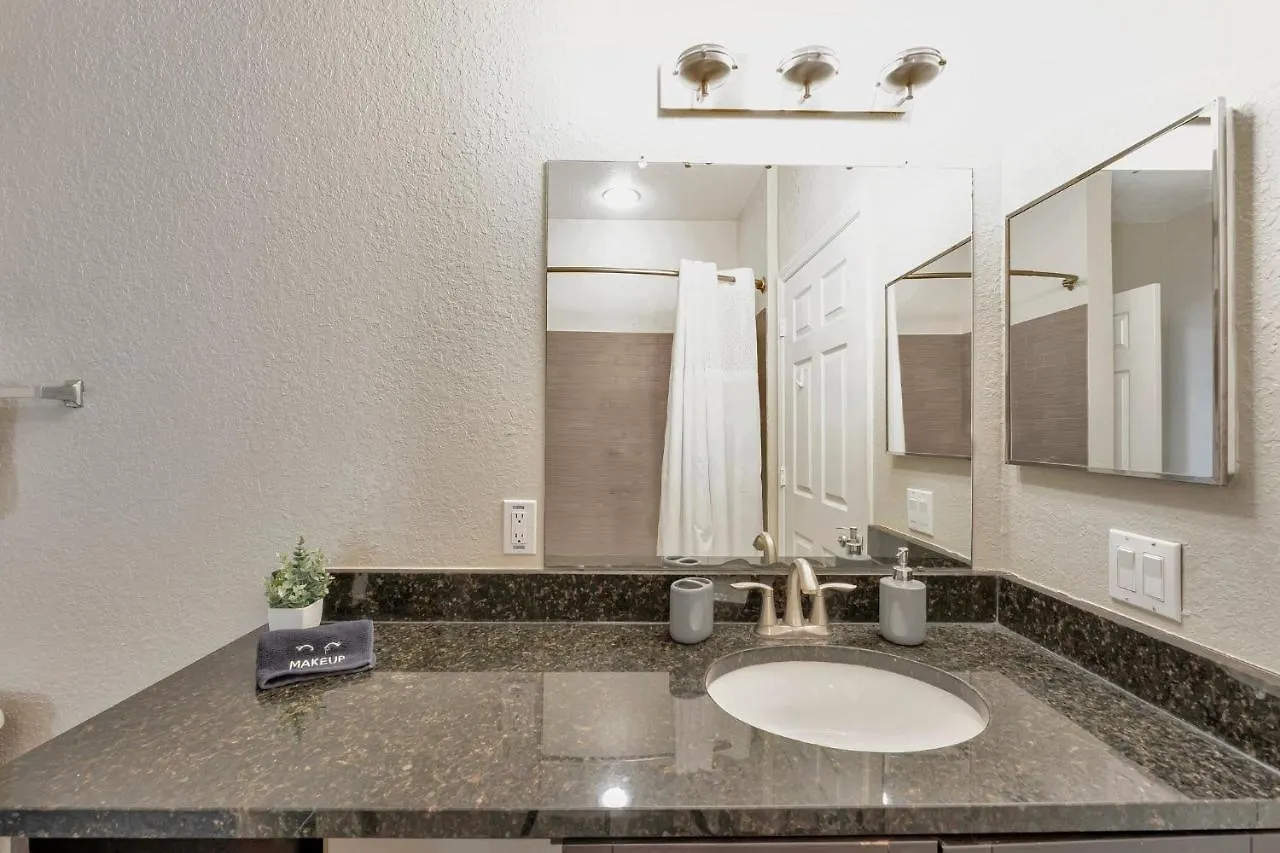 Tropical 3Br Suite-2 Resort Style Pools-5 Mil To Bay-Gym-Close To Beach Tampa Apartment
